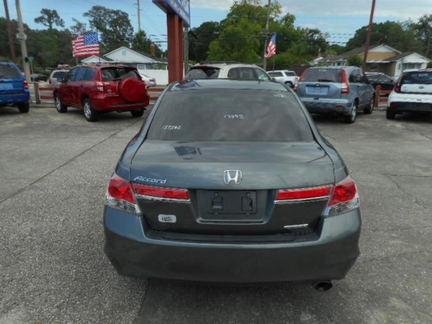 2012 GRAY HONDA ACCORD SE (1HGCP2F64CA) , located at 1200 Cassat Avenue, Jacksonville, FL, 32205, (904) 695-1885, 30.302404, -81.731033 - Photo#5